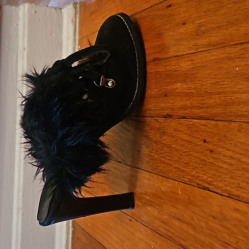 Cute Newport News Black Suede Lace-up Stiletto Clogs with Faux Fur Trim size 7.5 - Picture 3 of 12